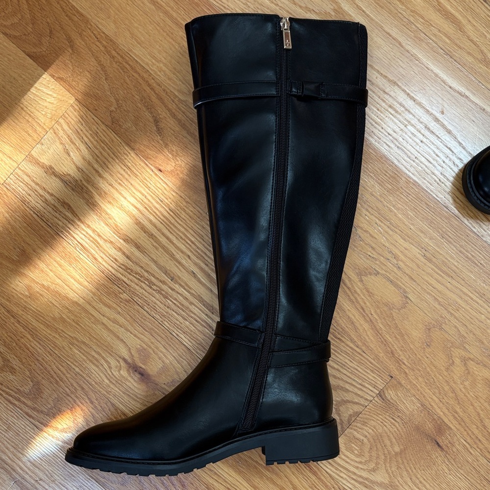 NWOT, Kenneth Cole Reaction Black Heeled Boots - Picture 3 of 4
